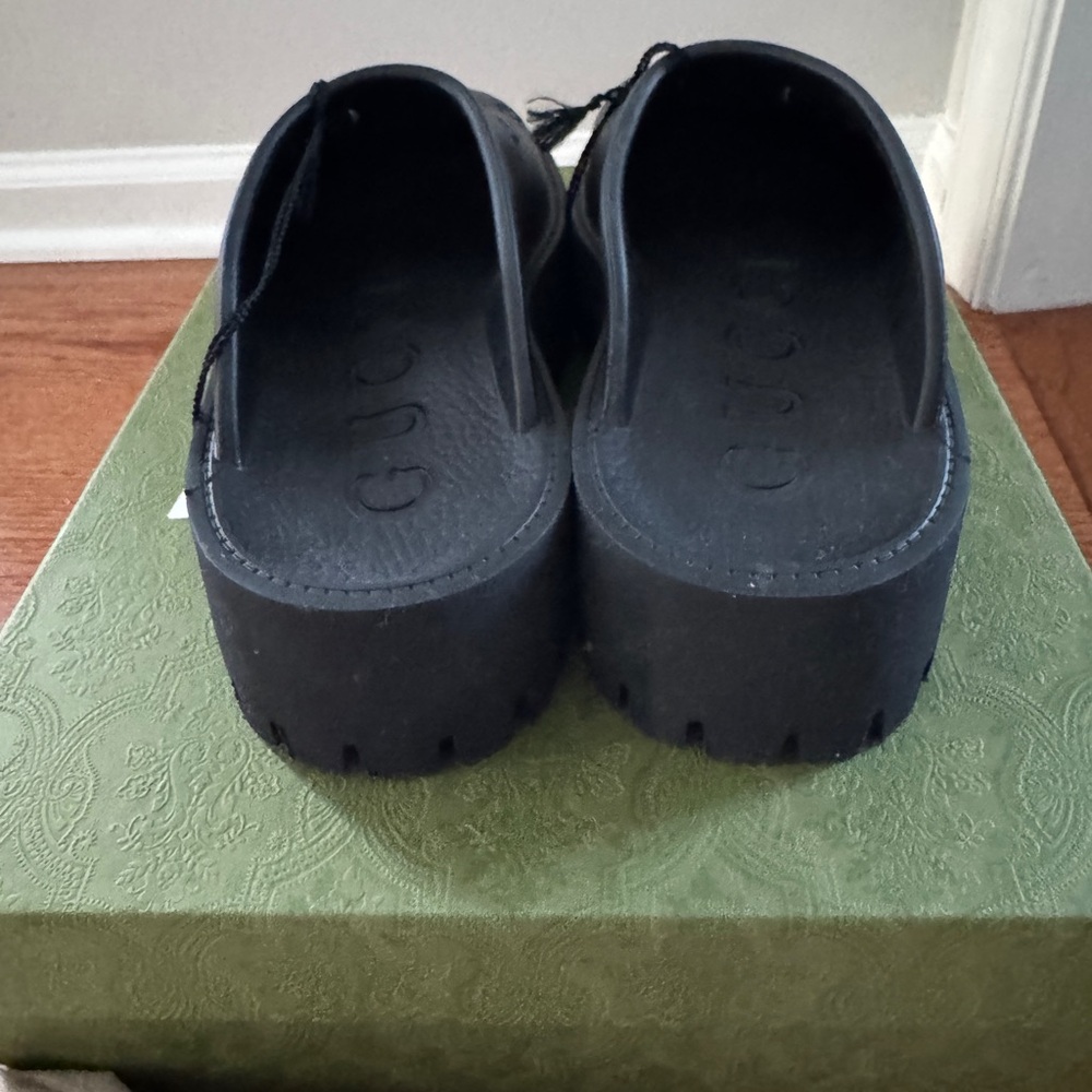 Authentic Gucci Black Rubber GG Elea Platform. Size 39. New in box. - Picture 5 of 7